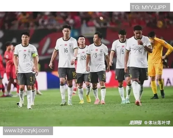 当今世界足坛三大球星的崛起与竞争分析