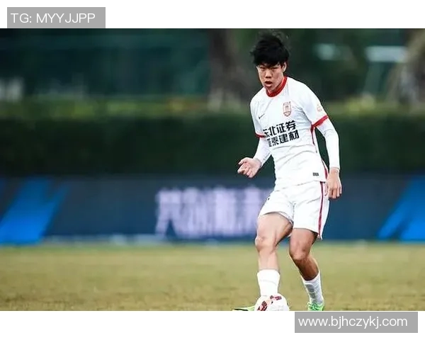 中国足球19岁球星崭露头角潜力巨大未来可期的年轻才俊