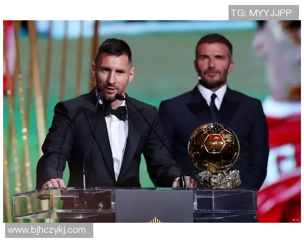 足球巨星获奖感言揭示成功背后的努力与坚持 展现自我与团队的默契配合